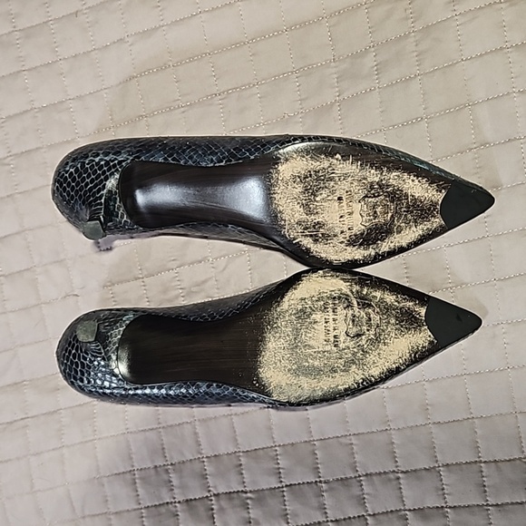 Stuart Weitzman Navy Blue Snakeskin Print Pointed Toe Kitten Heel Size 7.5 - Picture 7 of 16